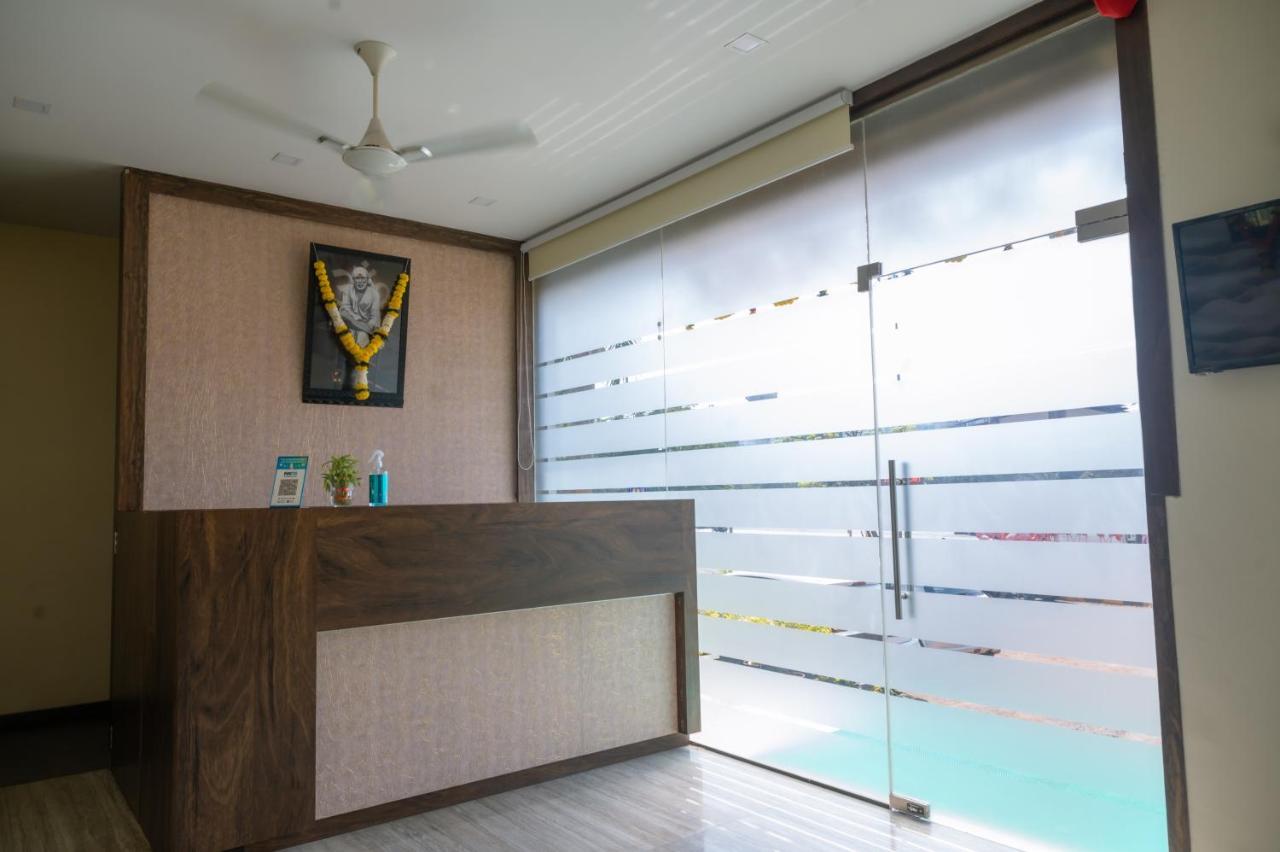 ホテル Vijaya Hill View Residency ナビムンバイ エクステリア 写真