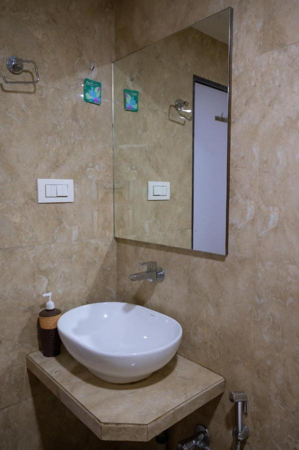 ホテル Vijaya Hill View Residency ナビムンバイ エクステリア 写真