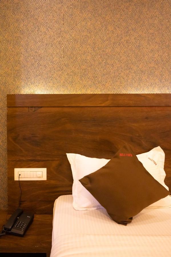 ホテル Vijaya Hill View Residency ナビムンバイ エクステリア 写真